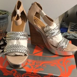 New kelsie dagger wedge silver/nude woven sandals